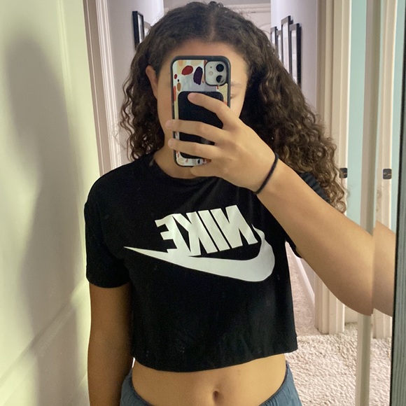 Black, Nike crop top - Picture 3 of 3